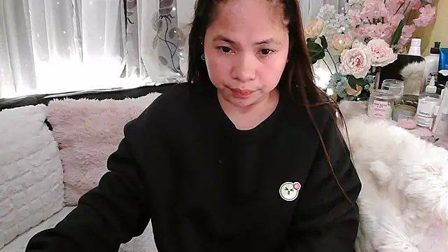 OhmyPinay stripchat live cam model
