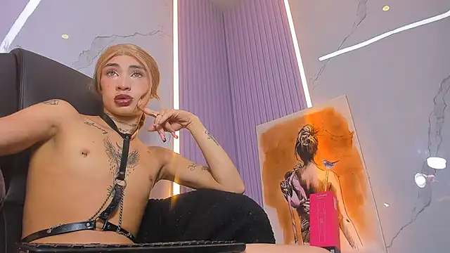Mila_Leon stripchat live cam model