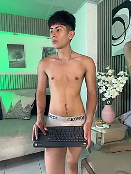 AndyJustgame_ stripchat live cam model