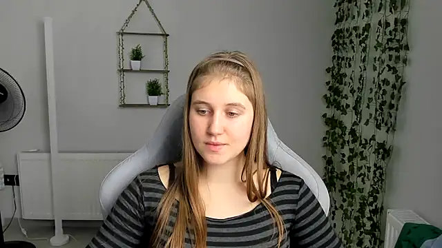 ViolaSecret stripchat live cam model