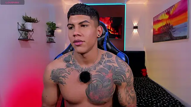 Damian_latinxxx stripchat live cam model