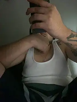 GusanoDelicioso stripchat live cam model