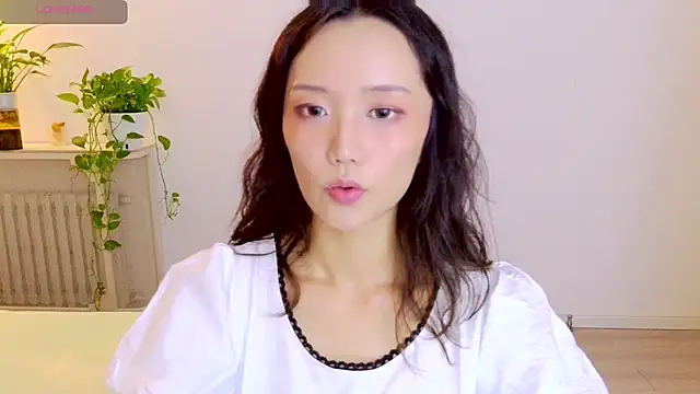 yufenna stripchat live cam model