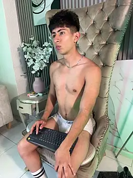 AndyJustgame_ stripchat live cam model