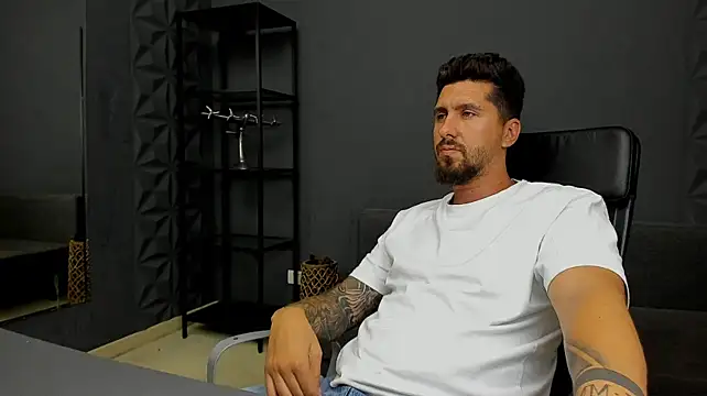 LoganStroud stripchat live cam model