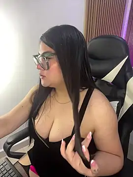AlmaRosales stripchat live cam model