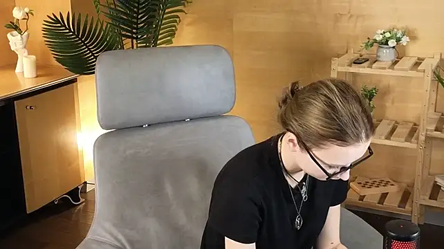 VikiLedford stripchat live cam model