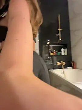 curvyflawless stripchat live cam model