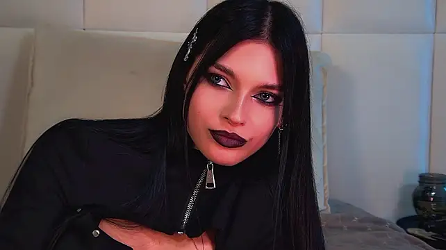 BeverlyMost stripchat live cam model