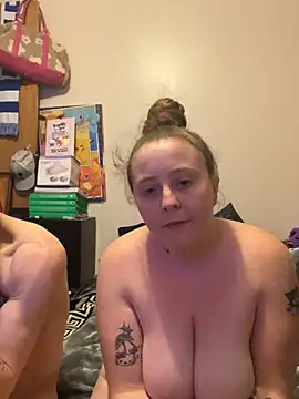 spankmykittyhehe stripchat live cam model