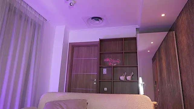 ArianaXO_ stripchat live cam model