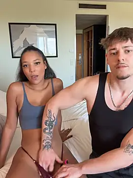 Lysandrablaze stripchat live cam model