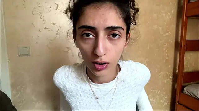 ShantiLeavitt stripchat live cam model