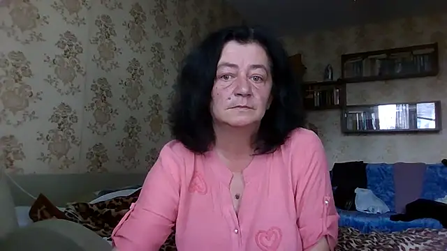 GypsiQueen2 stripchat live cam model