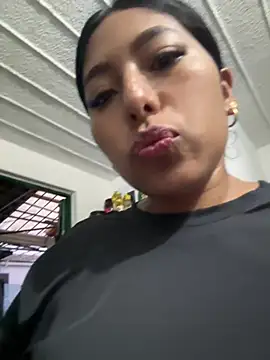 emmyjhonson07 stripchat live cam model