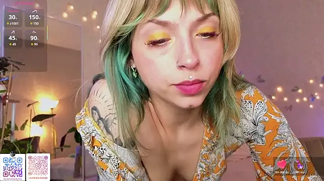 lavenderluxe stripchat live cam model