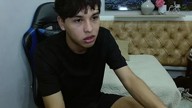 StiwenTwink stripchat live cam model