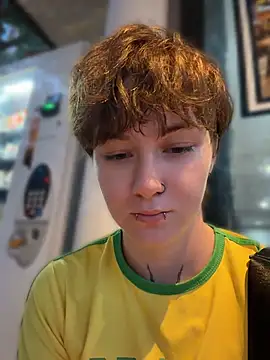 IceMur stripchat live cam model