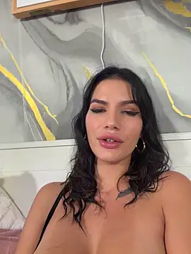 RaniaSnow stripchat live cam model