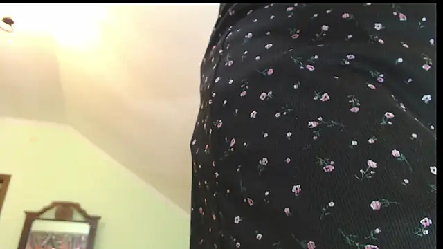 HairyQuinn stripchat live cam model