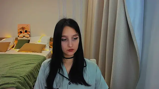 JulietteMonli stripchat live cam model