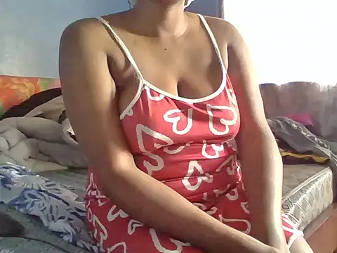 hot-zeena stripchat live cam model