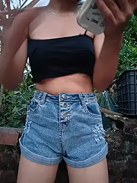 sena-cute stripchat live cam model