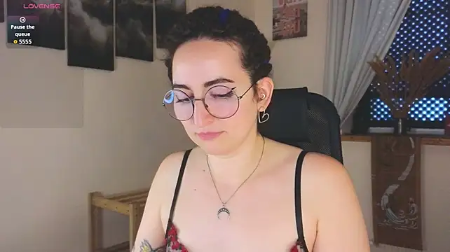 teasemilf stripchat live cam model