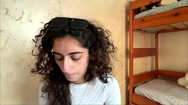 ShantiLeavitt stripchat live cam model