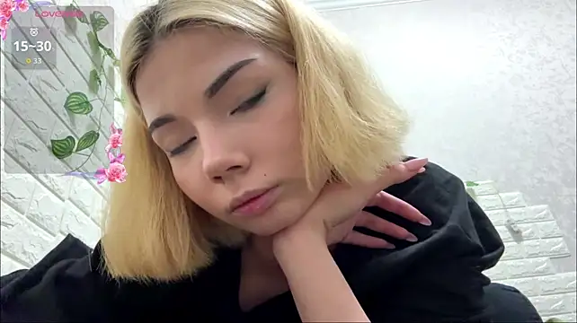 VersieWoodal stripchat live cam model