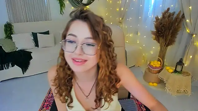 SereneFlame stripchat live cam model