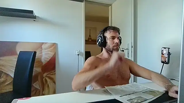 alpha-hunk stripchat live cam model