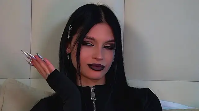 BeverlyMost stripchat live cam model