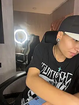 ian_mathias_ stripchat live cam model