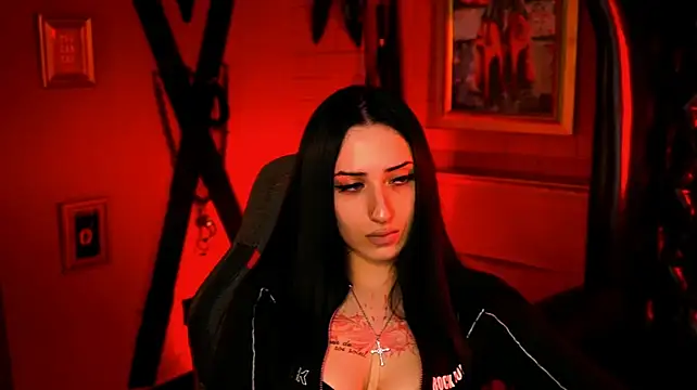 MonicaLowes stripchat live cam model