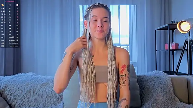 KeniaBibiloni stripchat live cam model