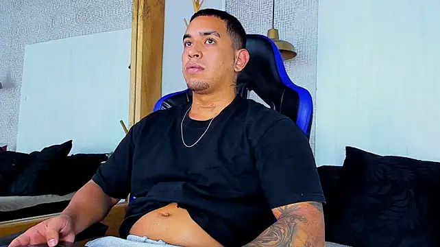 Damian09_ stripchat live cam model