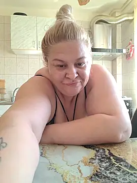 AriannaMilf stripchat live cam model