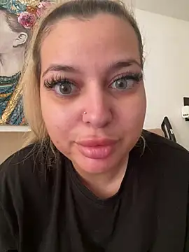 AllysonK stripchat live cam model
