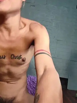 ZoeyisFIRE stripchat live cam model