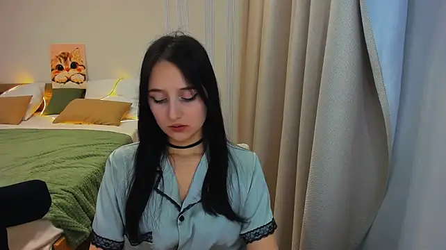 JulietteMonli stripchat live cam model
