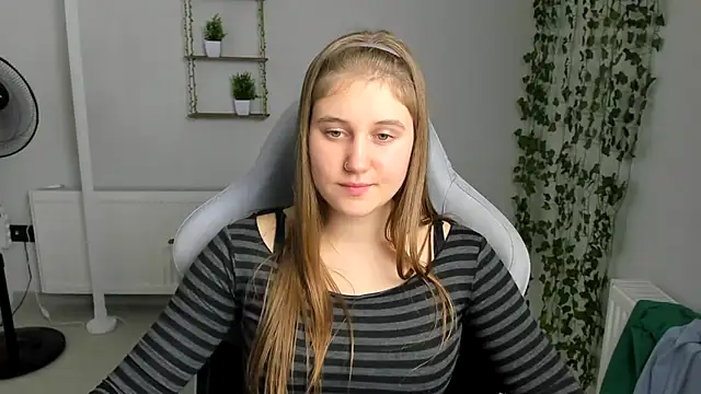 ViolaSecret stripchat live cam model