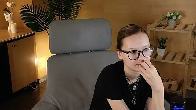 VikiLedford stripchat live cam model