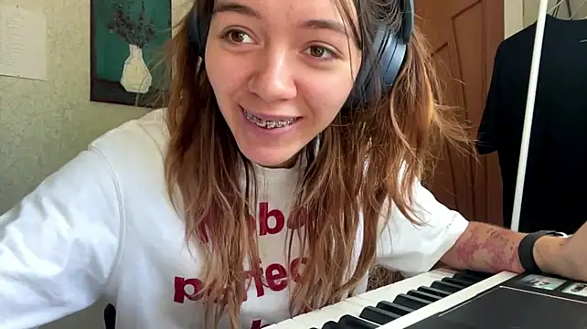meowskyy stripchat live cam model