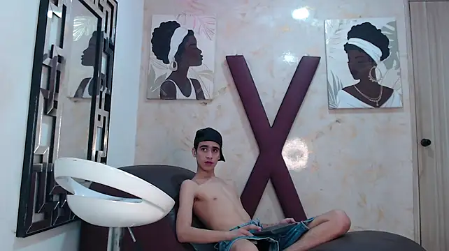 GOLDEN_BOSS stripchat live cam model