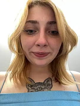 Sunny___Bunny stripchat live cam model