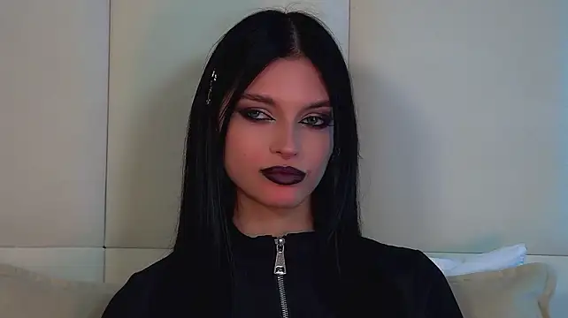 BeverlyMost stripchat live cam model