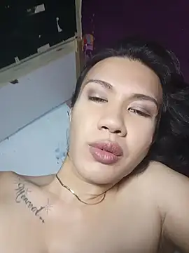 manilafoxts stripchat live cam model