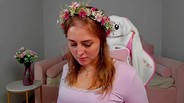 EllaBells stripchat live cam model