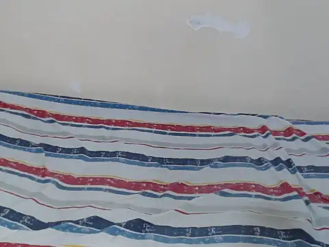 lewinne stripchat live cam model